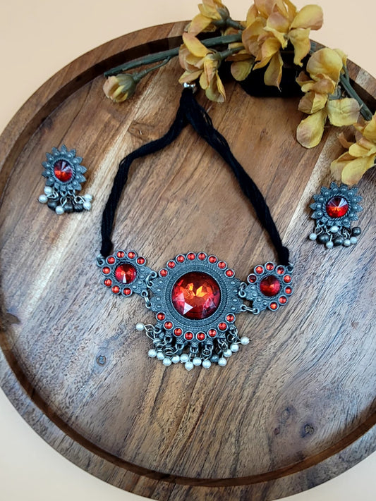 Black Polish Red Stone Studded Floral Choker Set.
