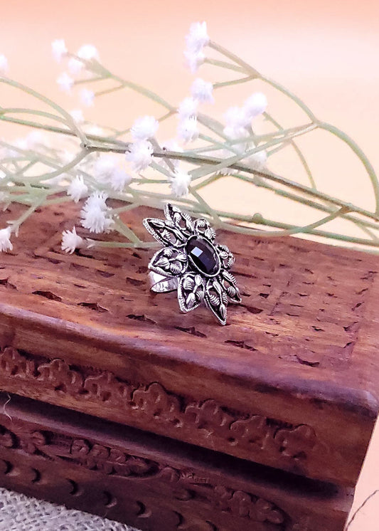 Adjustable Black Stone Floral Finger Ring