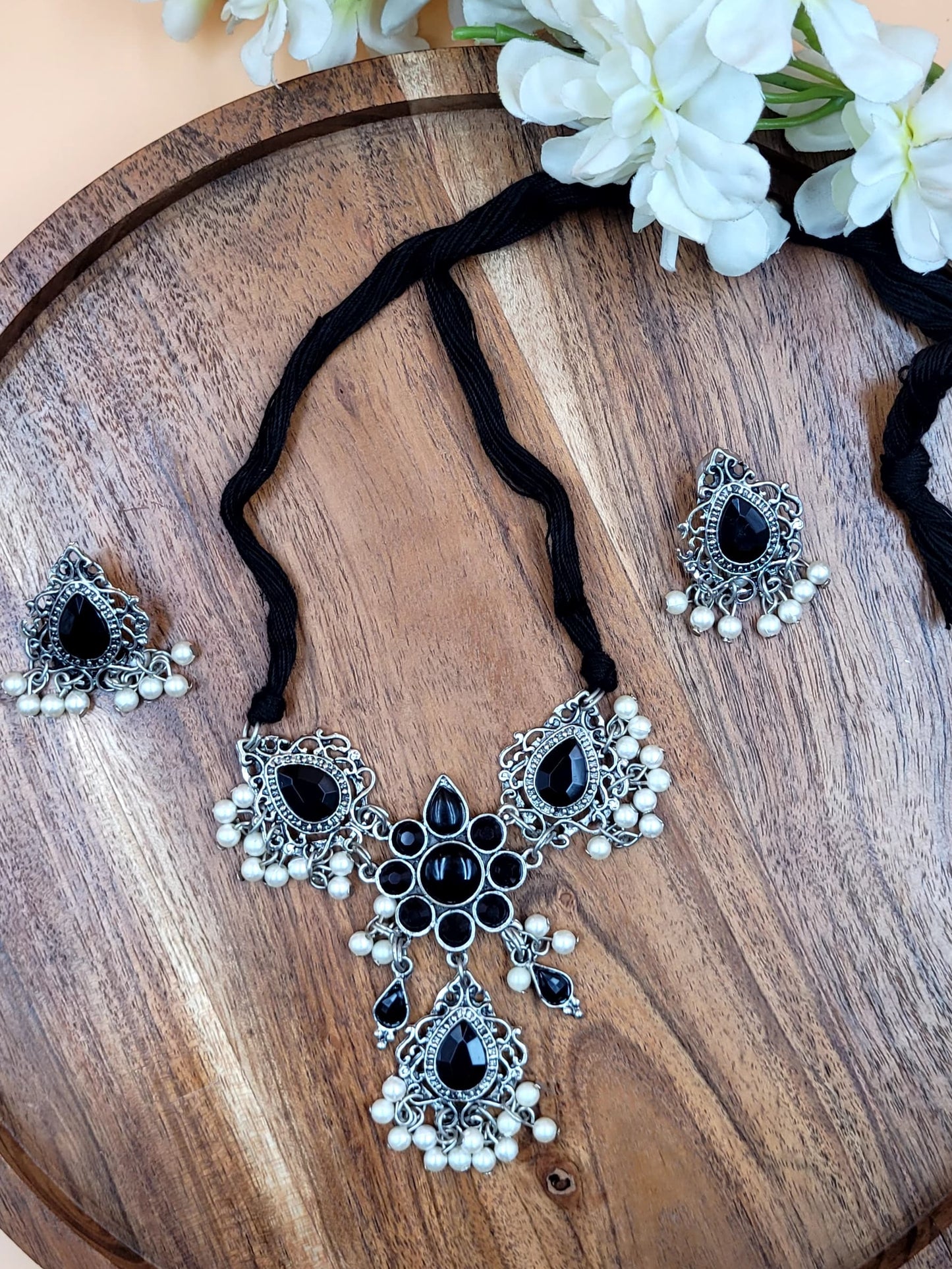 Silver Oxidized Black Stone Floral Design Choker Set