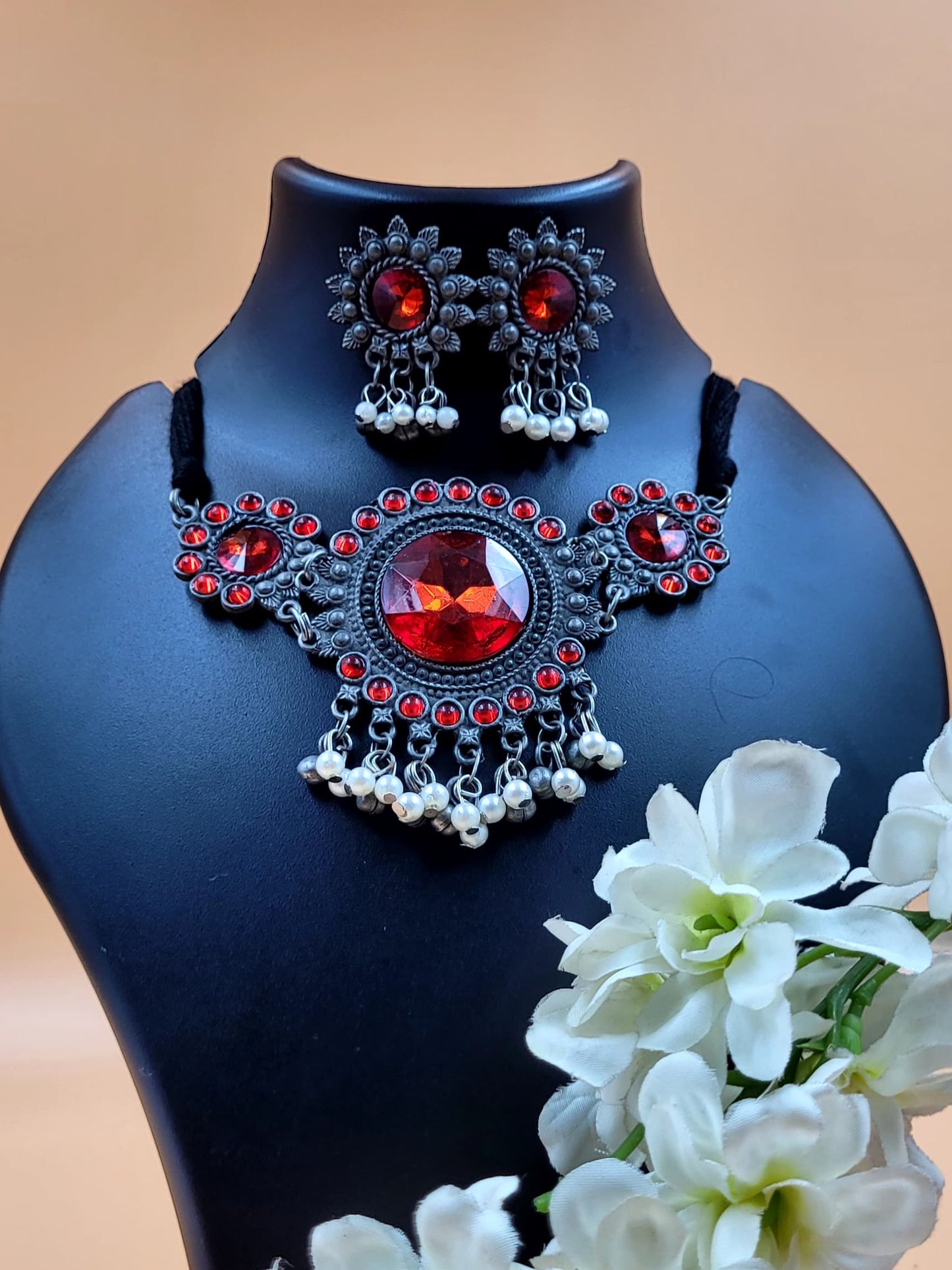 Black Polish Red Stone Studded Floral Choker Set.