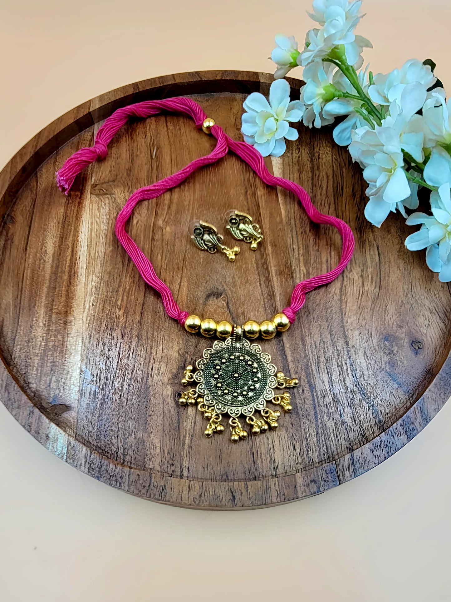 Oxidized Gold Toned Pink Thread Choker Necklace Set .
