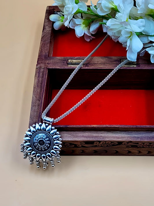 Oxidized Sunflower Design Light Weight Pendant Chain.
