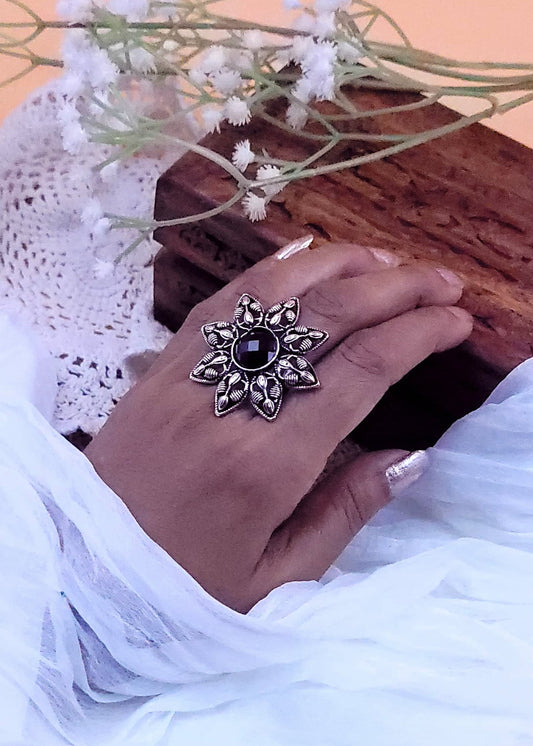Adjustable Black Stone Floral Finger Ring