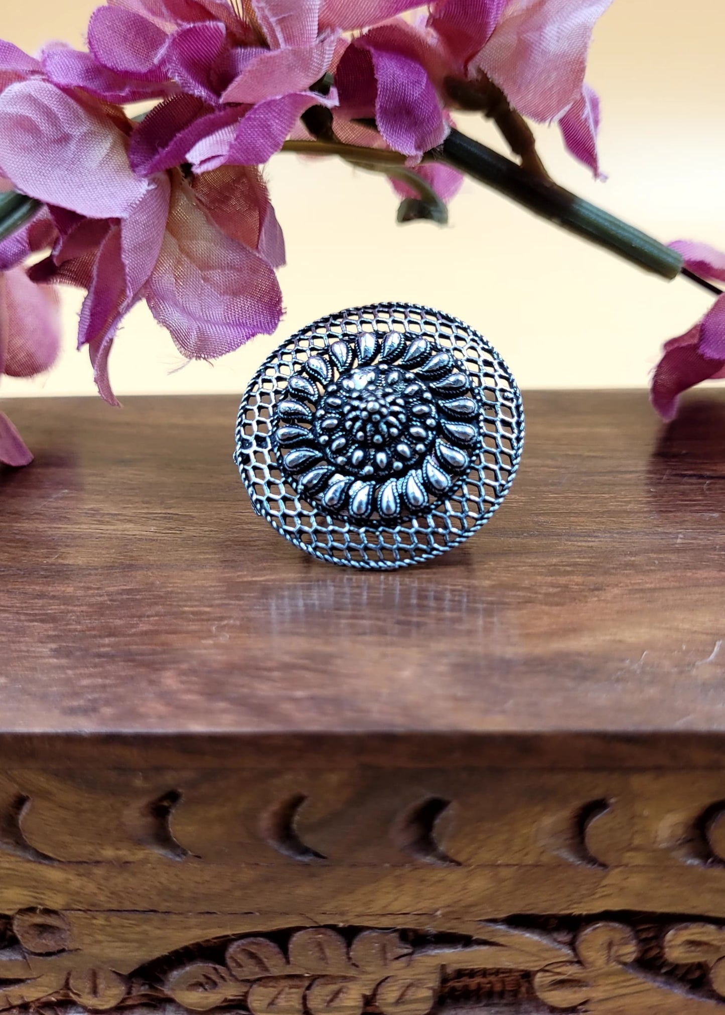 Adjustable Light Weight Oxidized Finger Ring