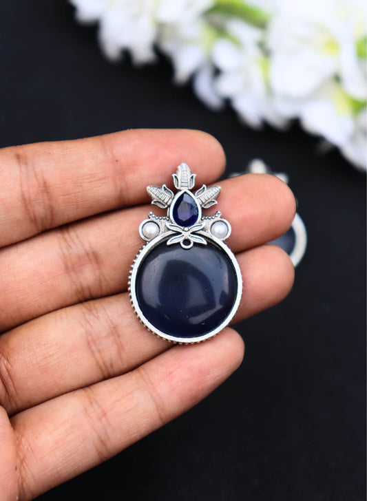 Brass Oxidised Victorians Deep Blue Stud With Monalisa Stone